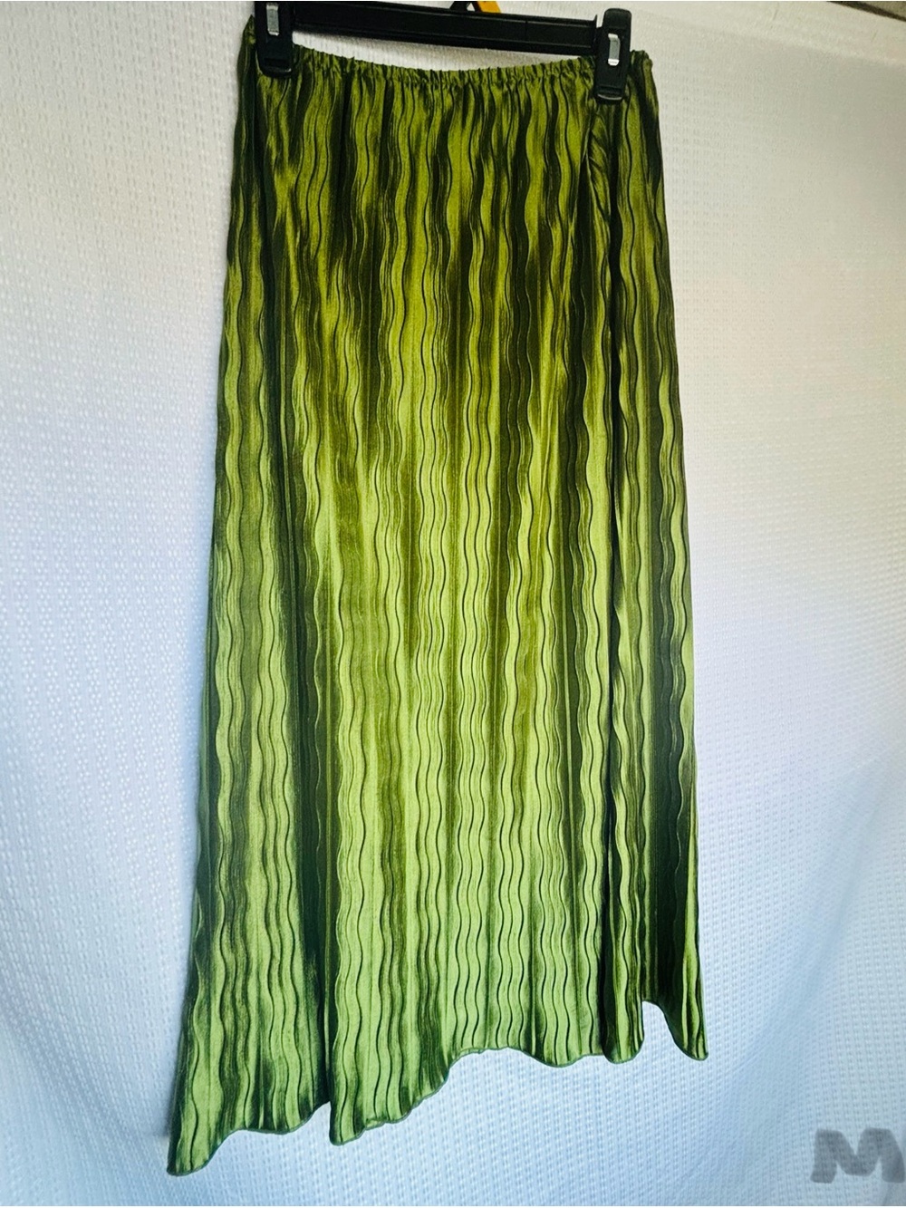 Green Wave Pleated Maxi Skirt - Women